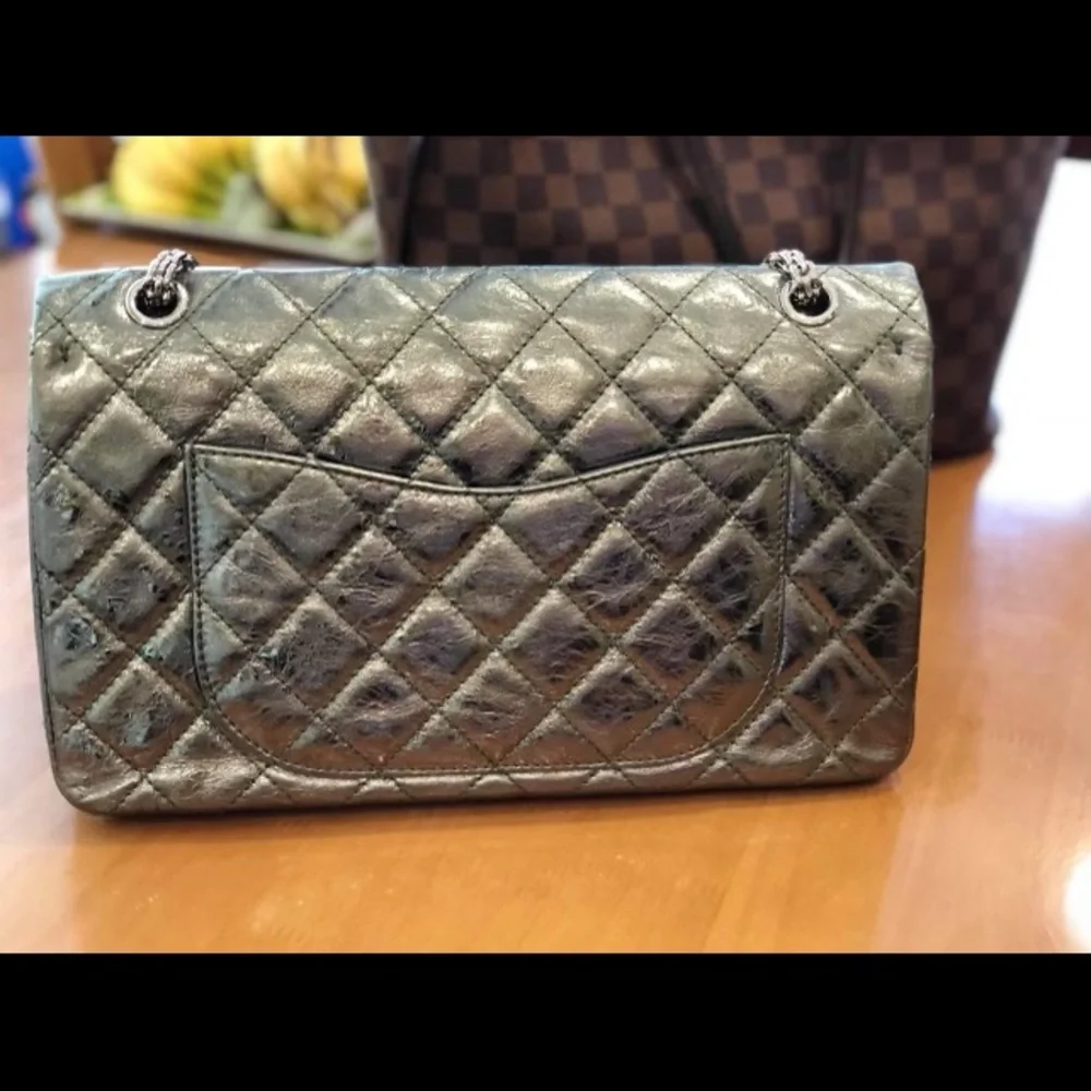 Chanel - Picture 3 of 10